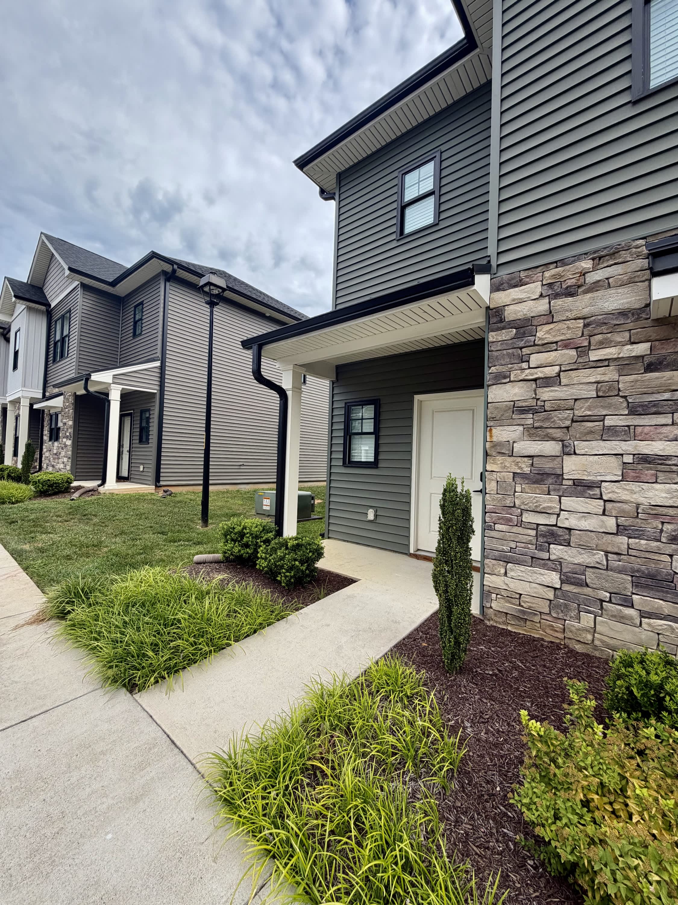 52 Cuddington Lane – photo 1