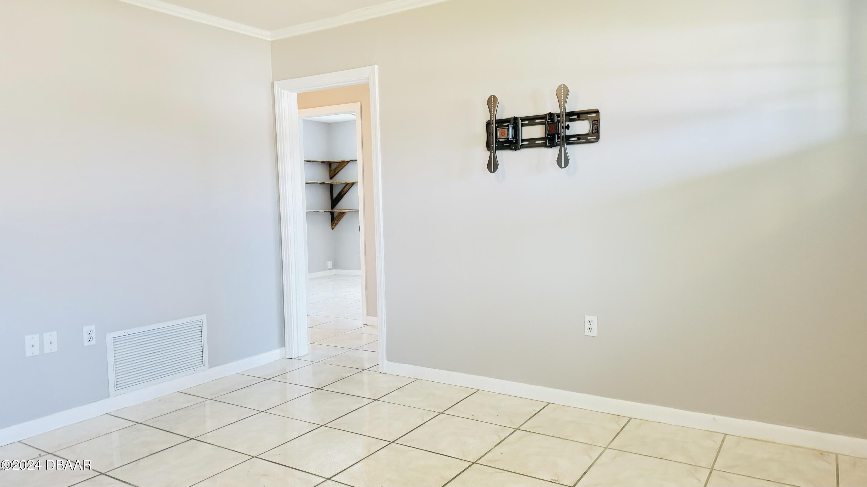 215 Rockefeller Drive – photo 4