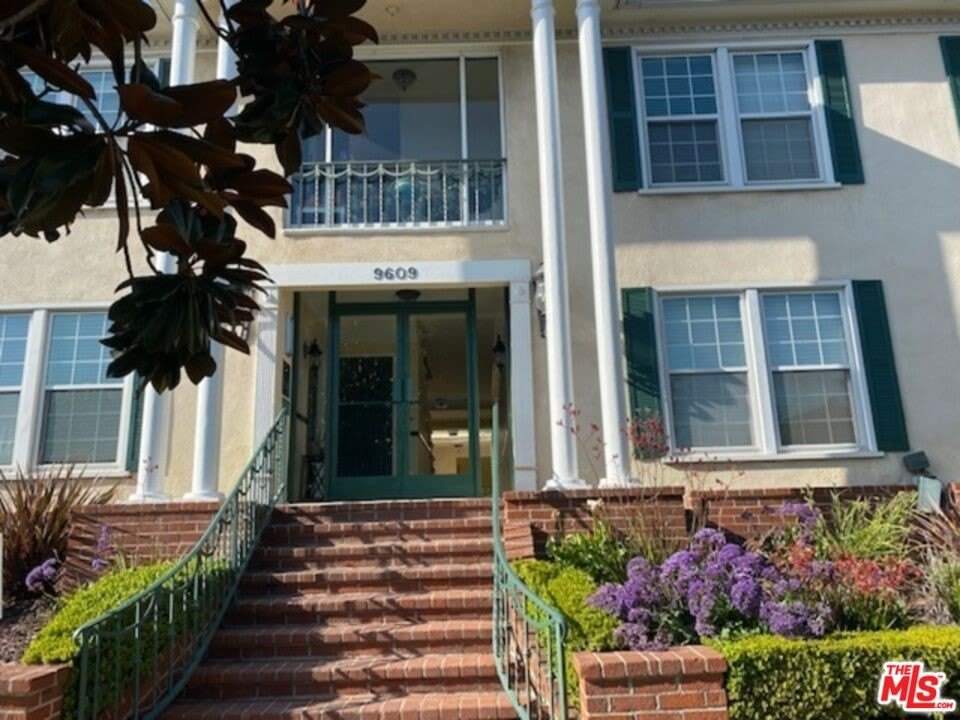 9609 W Olympic Blvd – photo 1