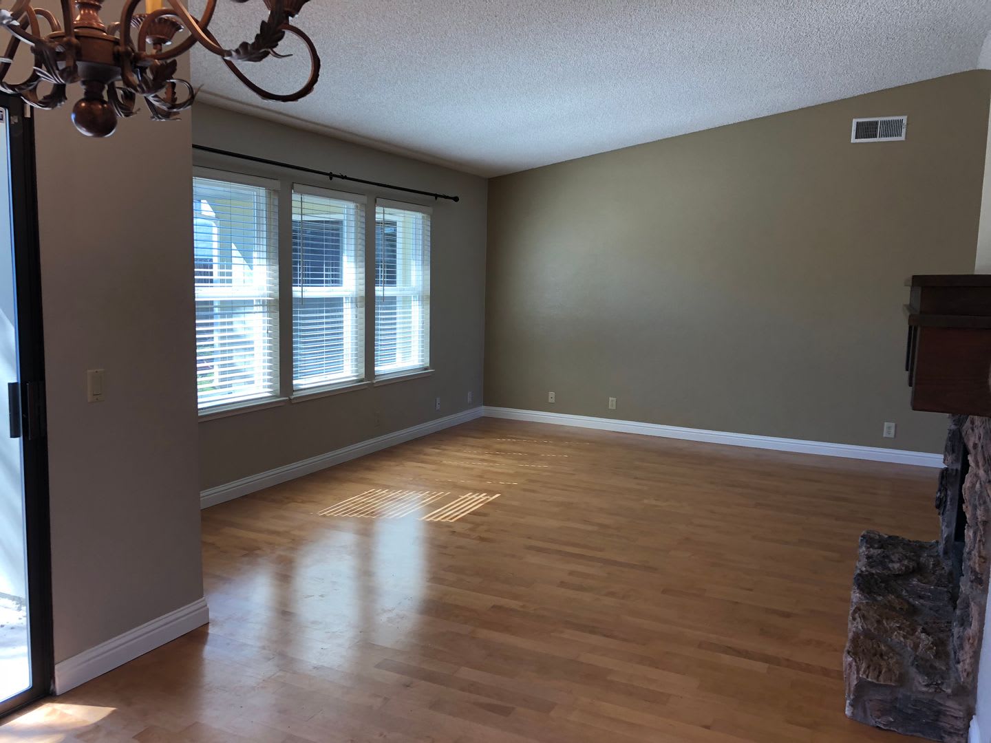 1409 Elm Street – photo 3