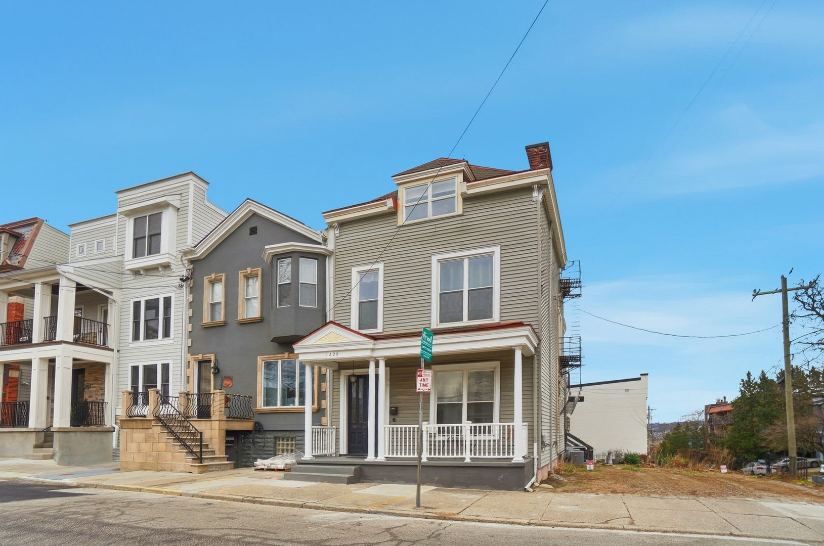 1220 Louden St – photo 3