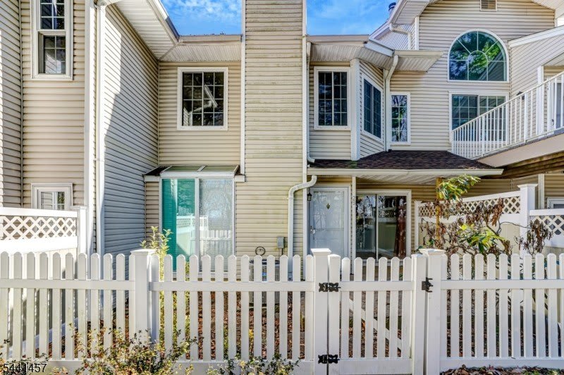 29 Encampment Drive – photo 1