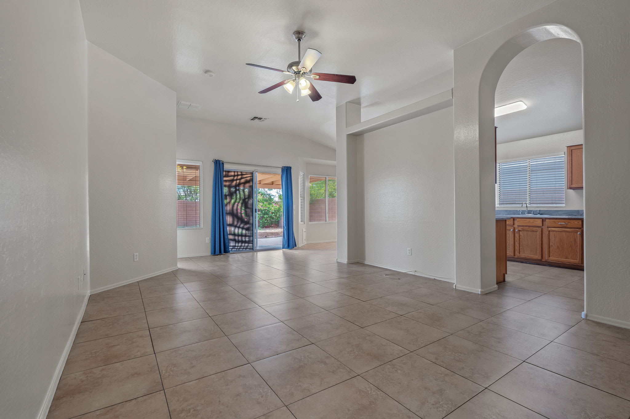 2641 E Campo Bello Dr – photo 5