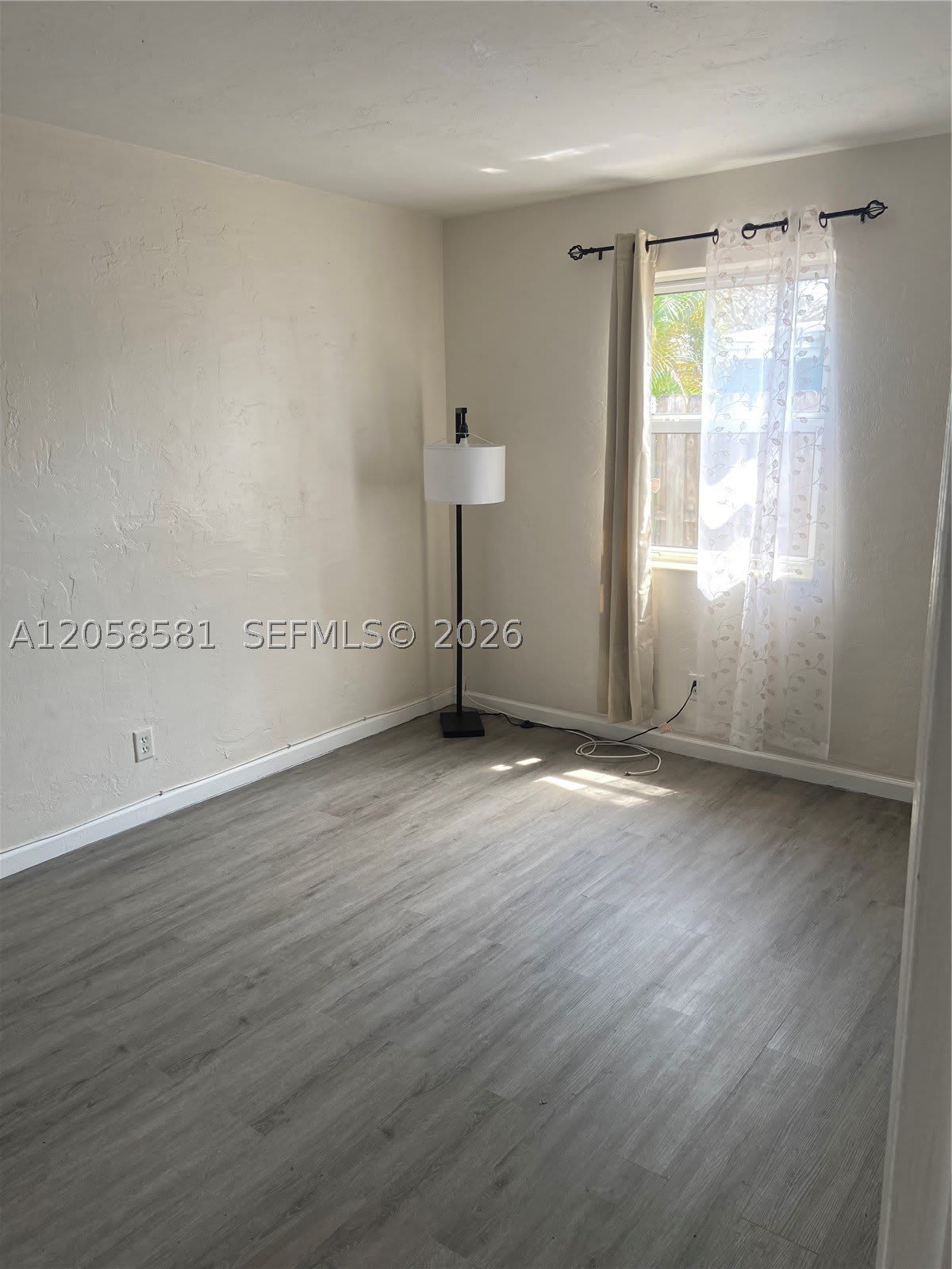 2349 NE 9th – photo 4