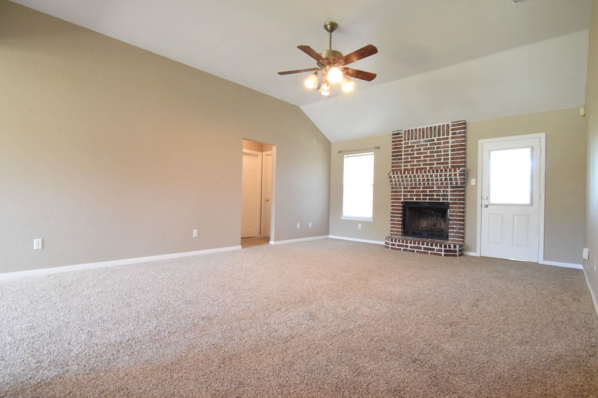 2209 Sandstone Dr – photo 5