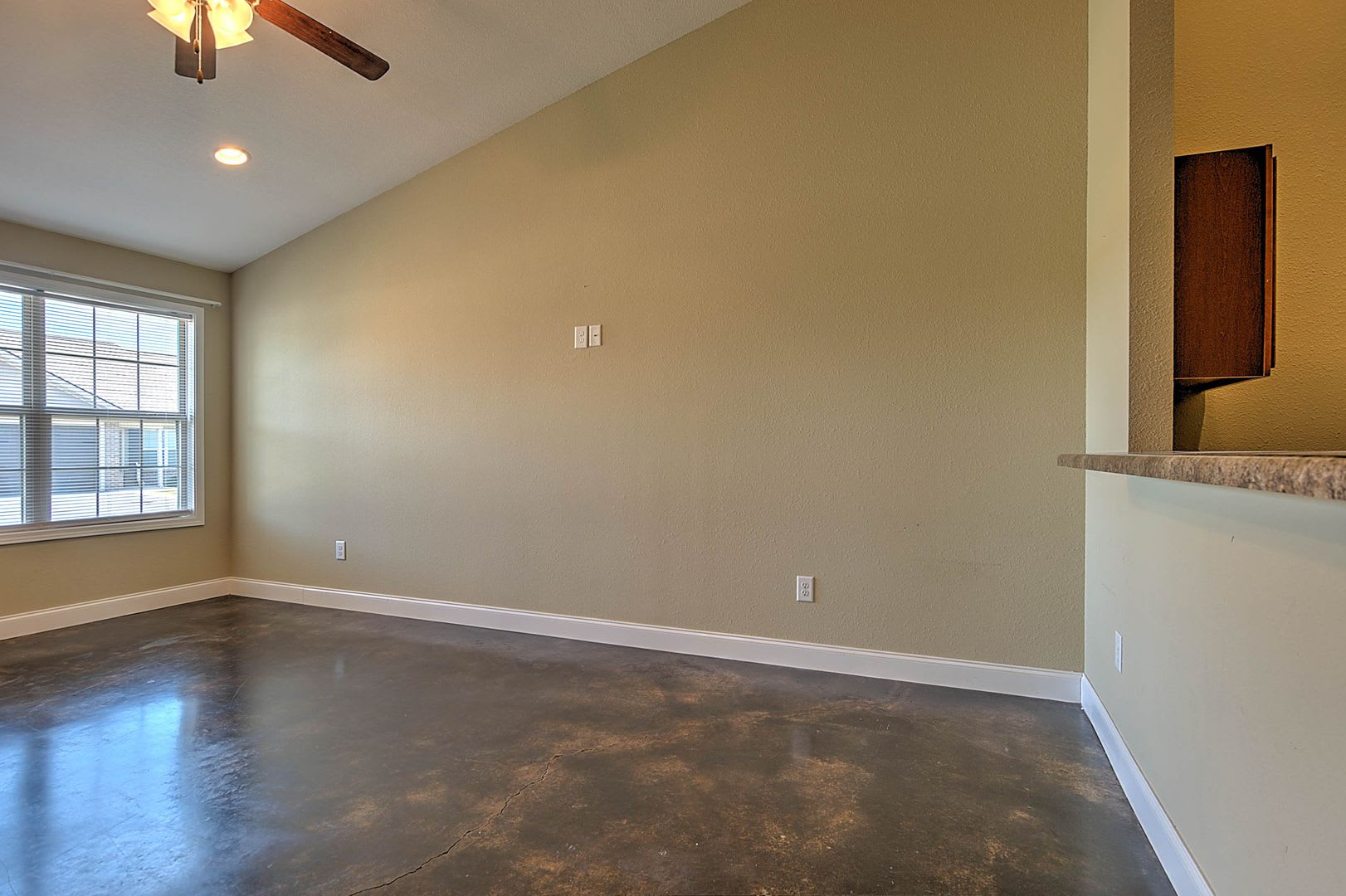73 Sutter Place – photo 4