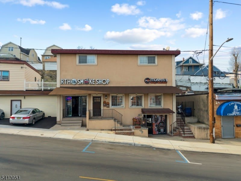 339 N 6Th St – photo 2