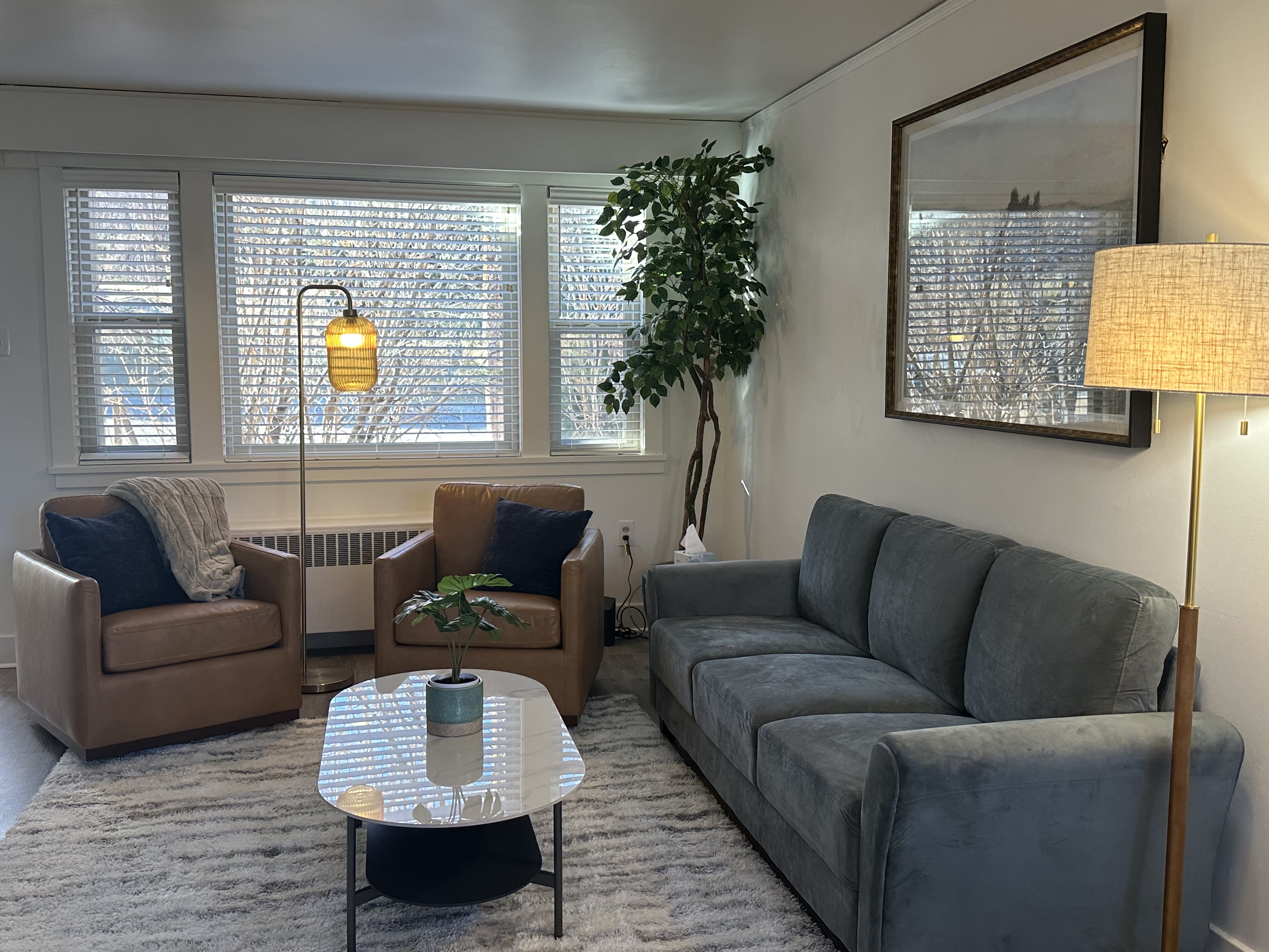 2010 42nd St – photo 3