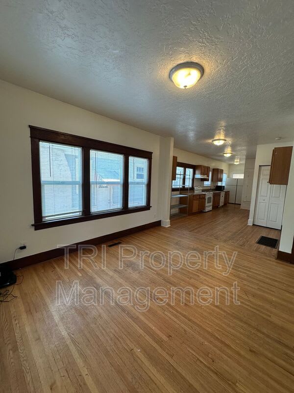 2037 8th Ave – photo 5