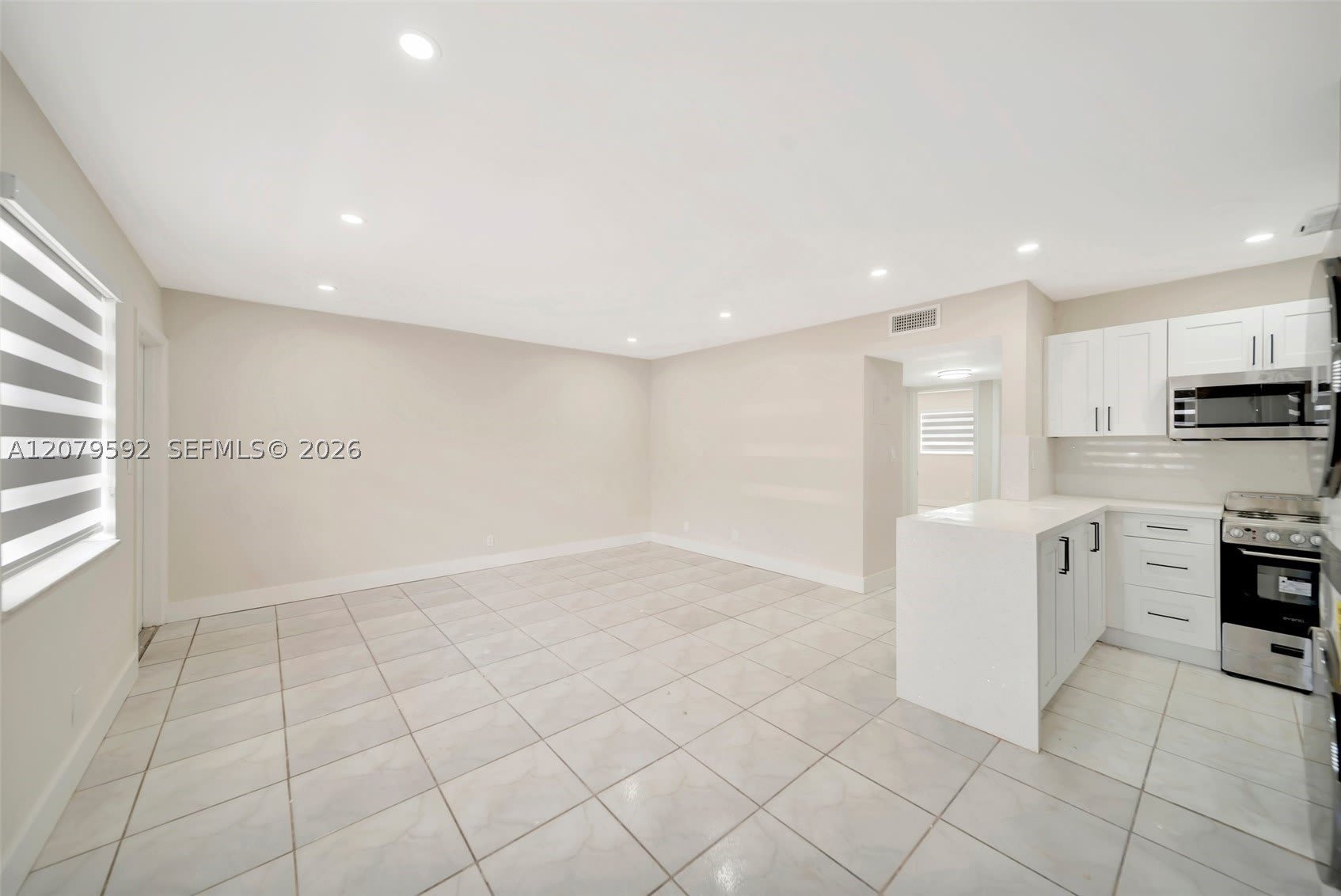 4051 NE 13th Ave – photo 5