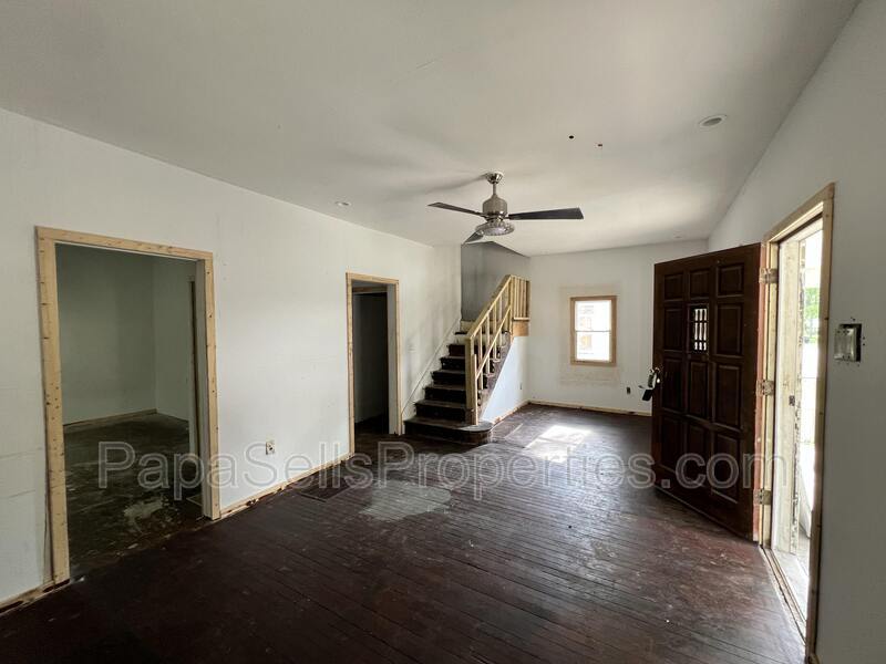 327 E Stuart Ave – photo 2