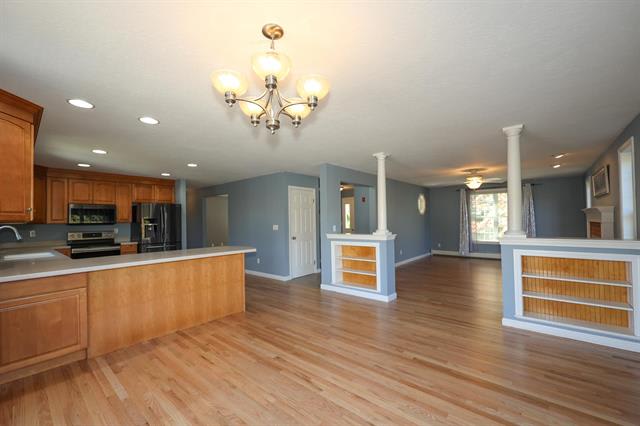 8 Graham Road – photo 2