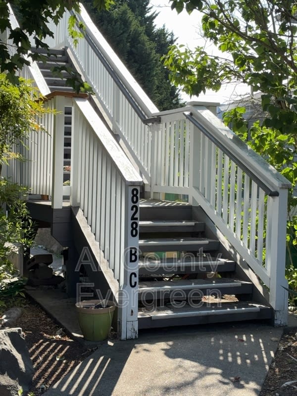 828 Broadway Ave – photo 1