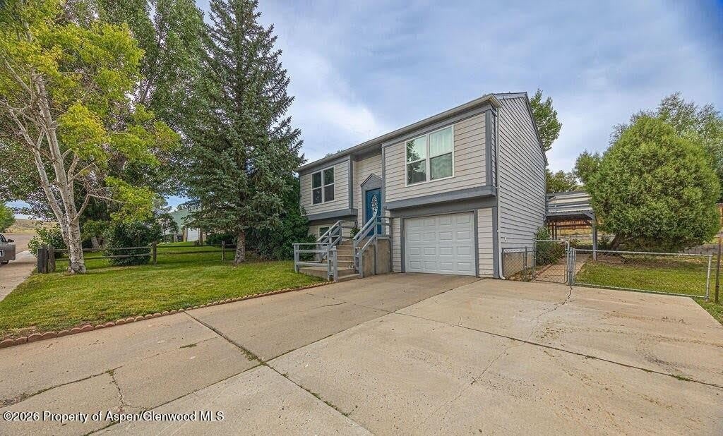821 Exmoor Road – photo 2