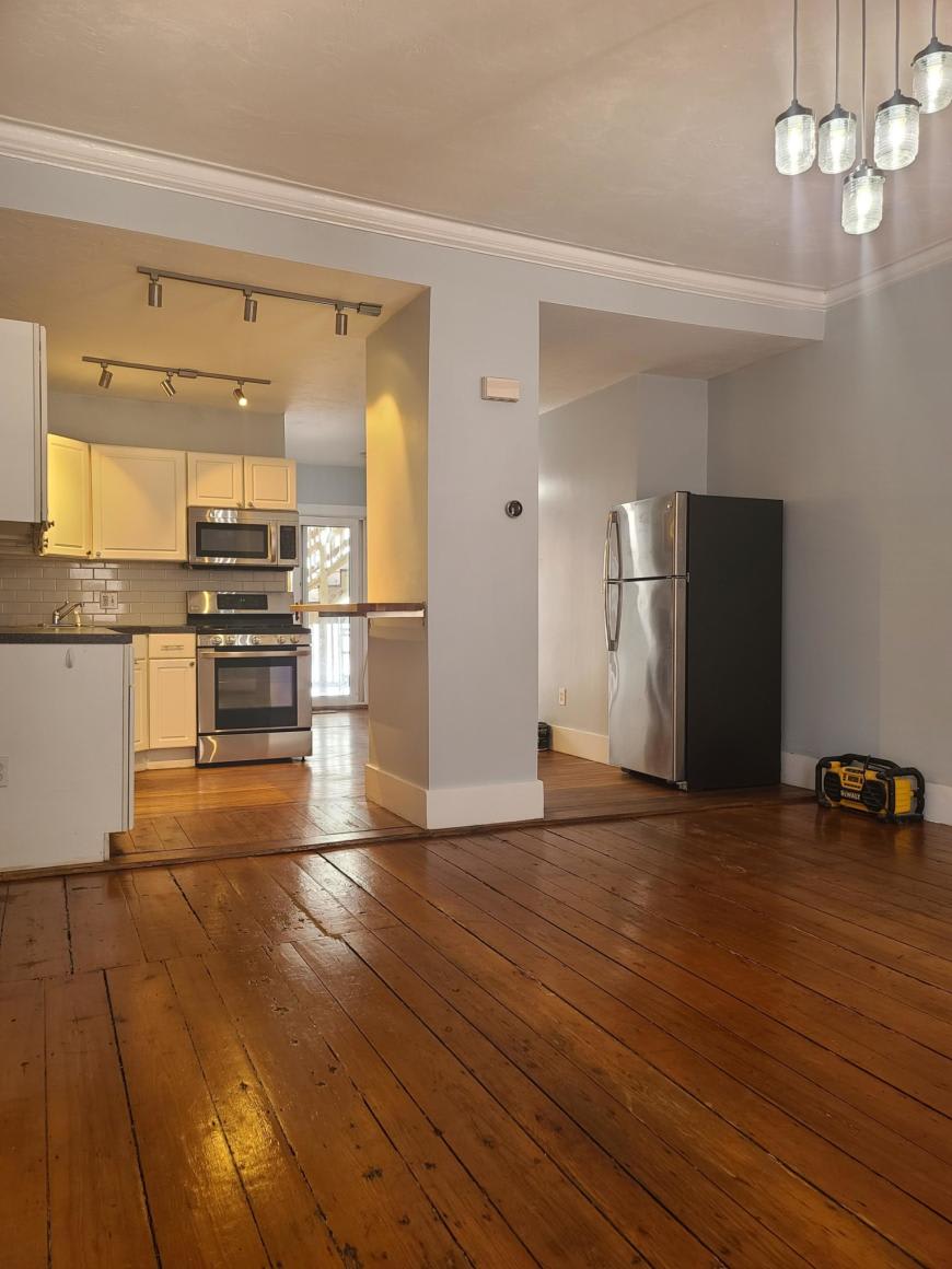 216 West 9th St. – photo 2