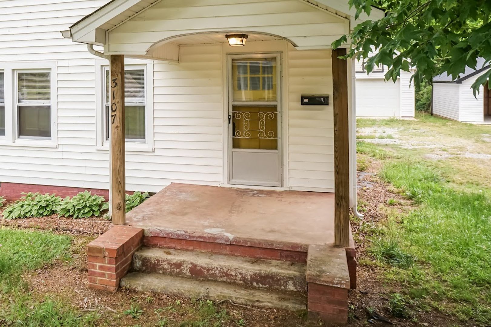 Cute and Tranquil 2 bed/1bath near Elon – photo 2