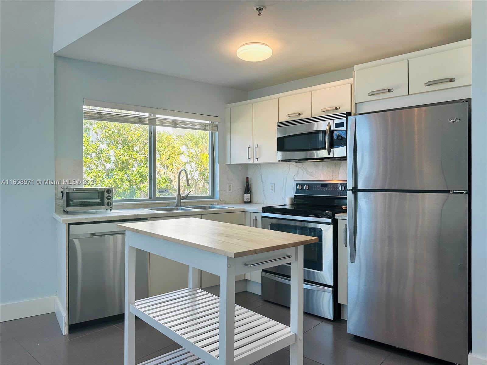 7700 Collins Avenue – photo 5
