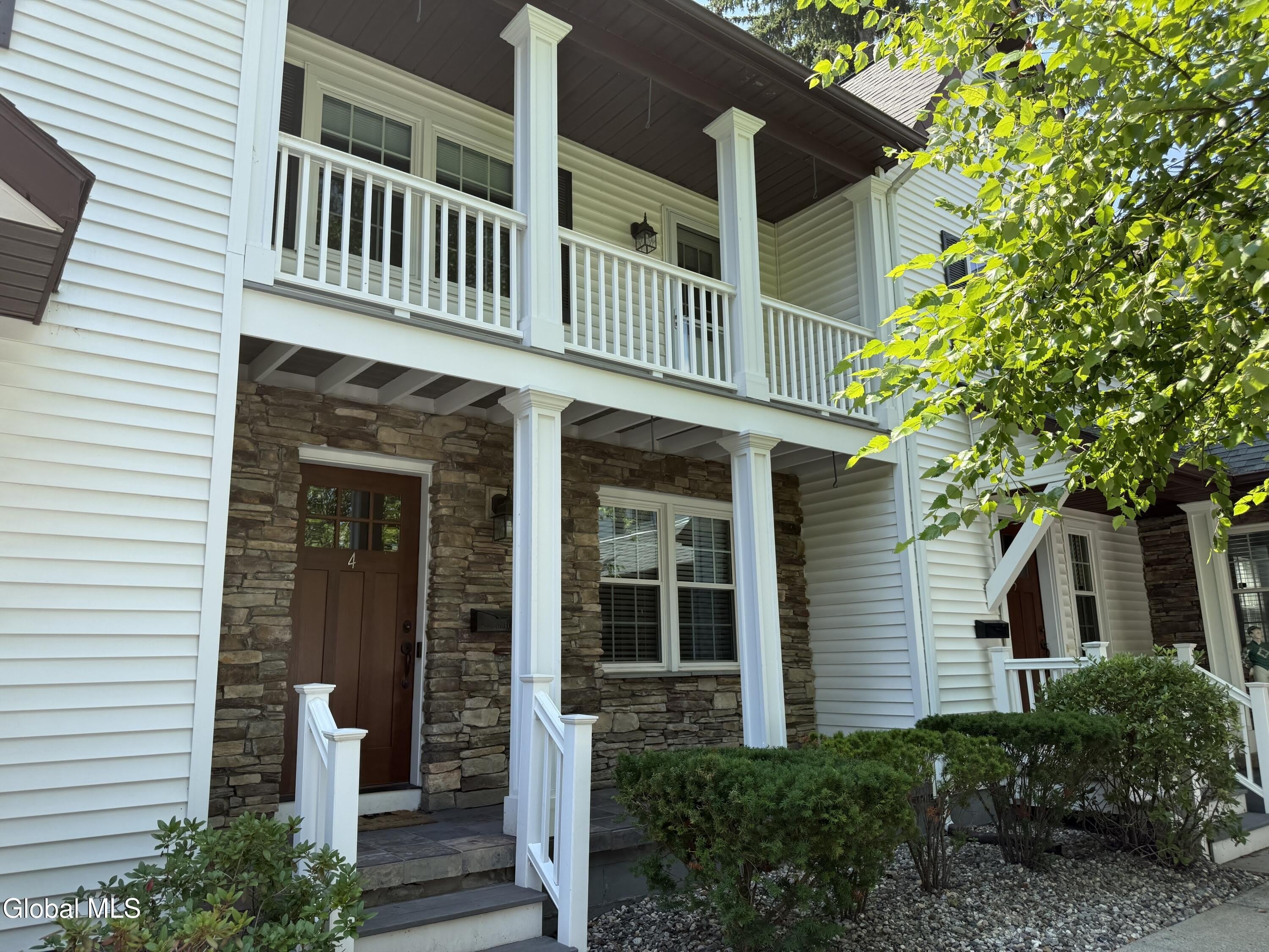 11 Cottage Street – photo 2