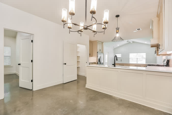 16220 Lamarche Drive – photo 5
