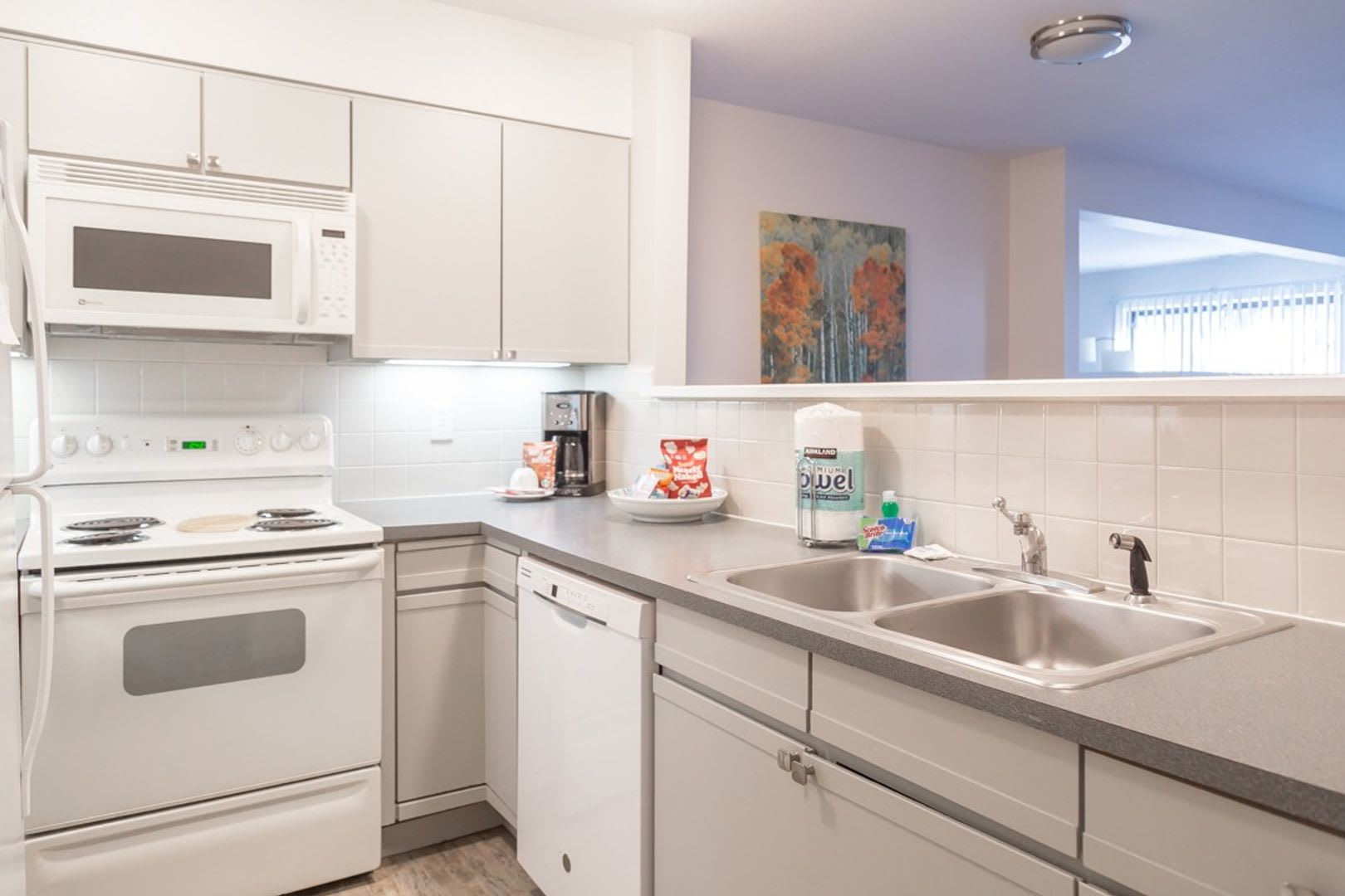 Furnished Short Mid Term All Inclusive One Bedroom One Bathroom With Den View Of Flatirons Block Off Pearl – photo 3