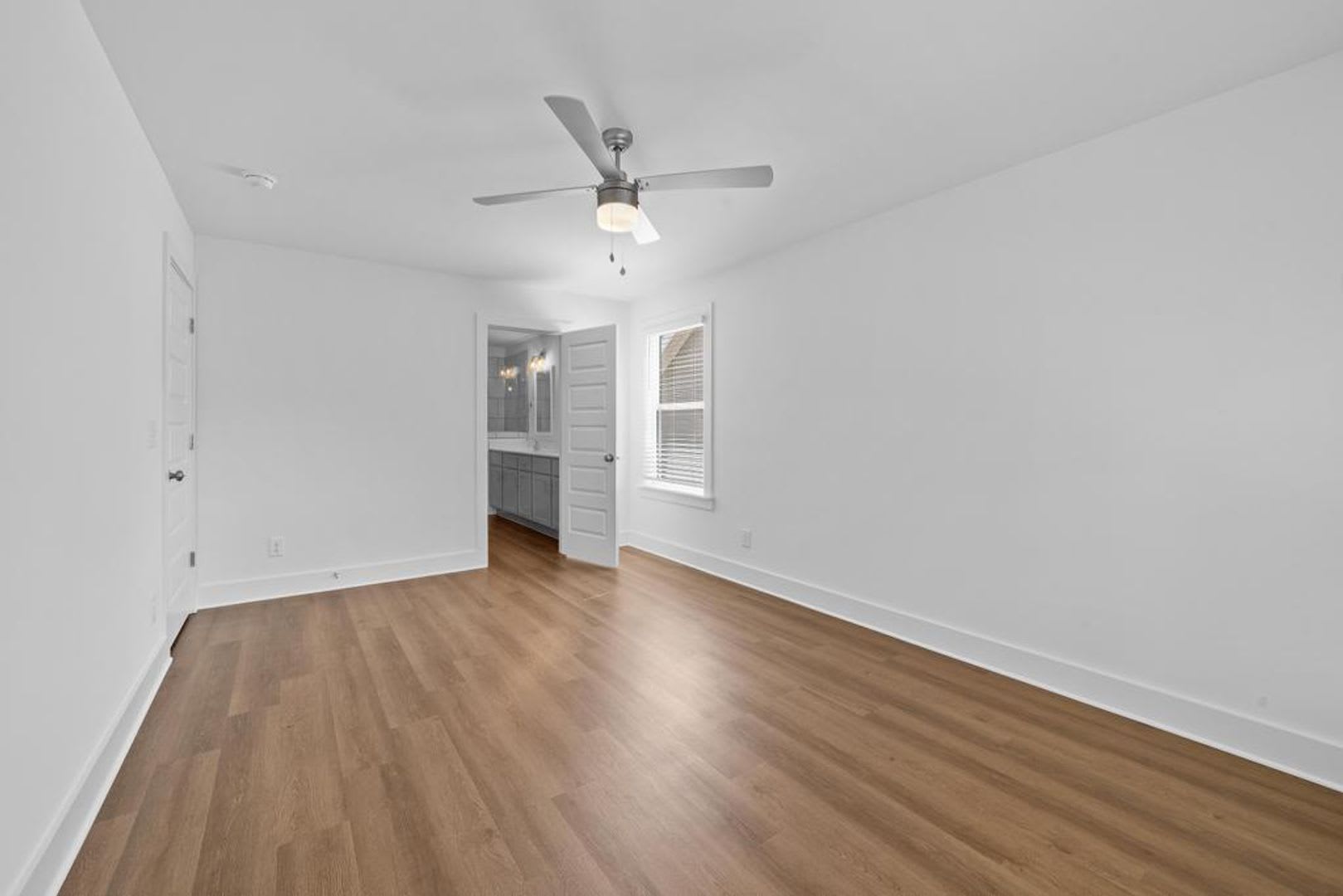 3 Bedroom Home with Bonus Office! – photo 5