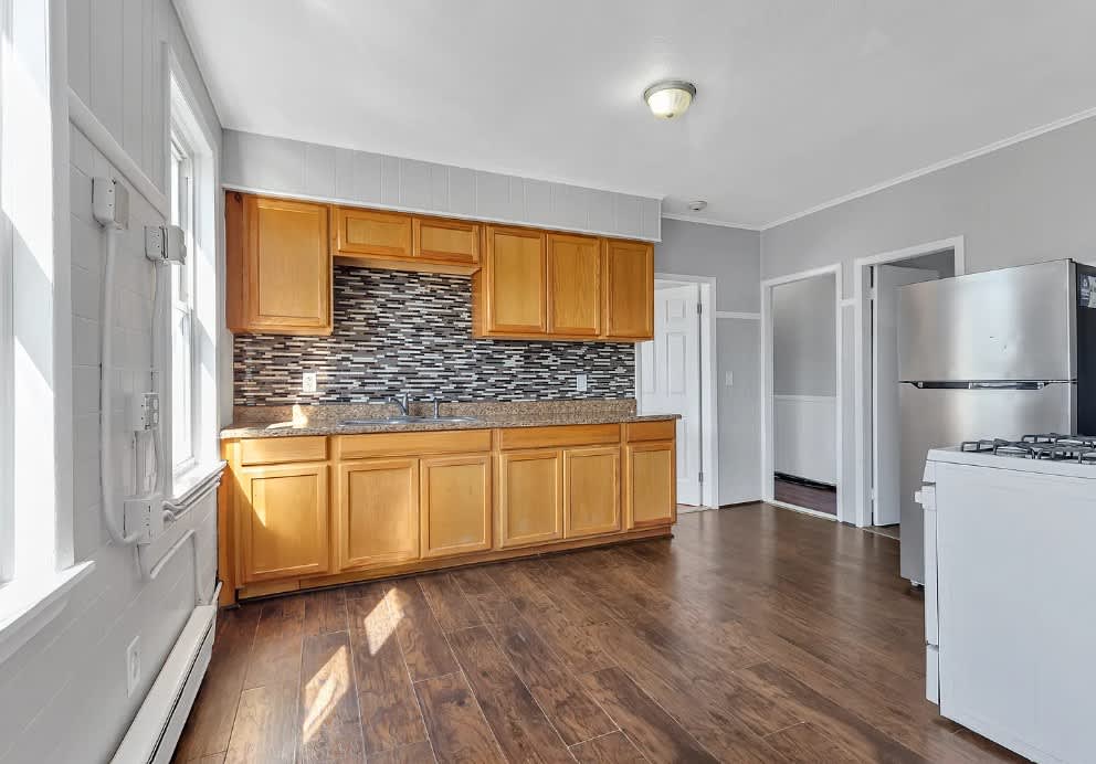 109 Pocasset Ave – photo 2