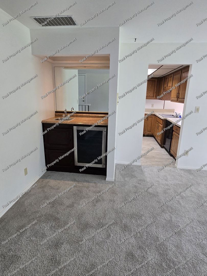 Two Bed Two Bath Munster Condo – photo 3