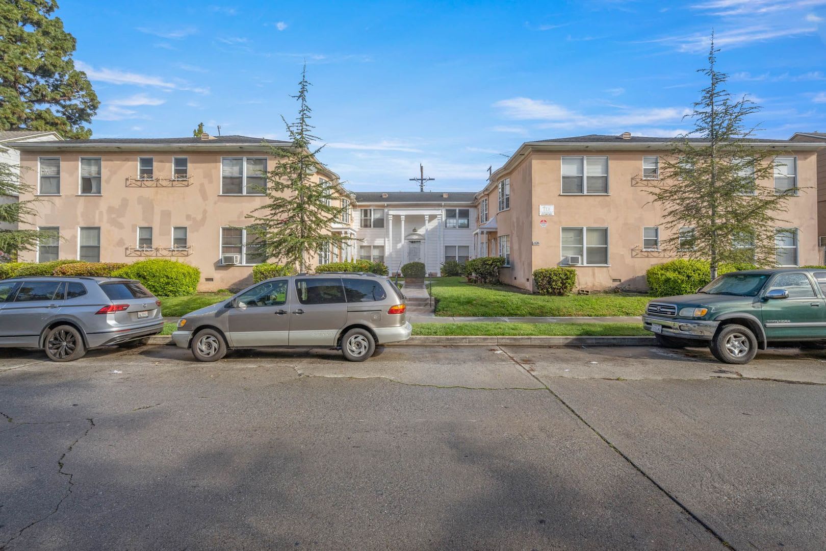 3335 W. Stocker Street – photo 1