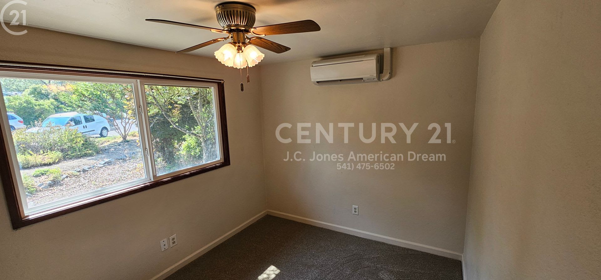 3 Bed 2 Bath Home w/Attached Garage – photo 5