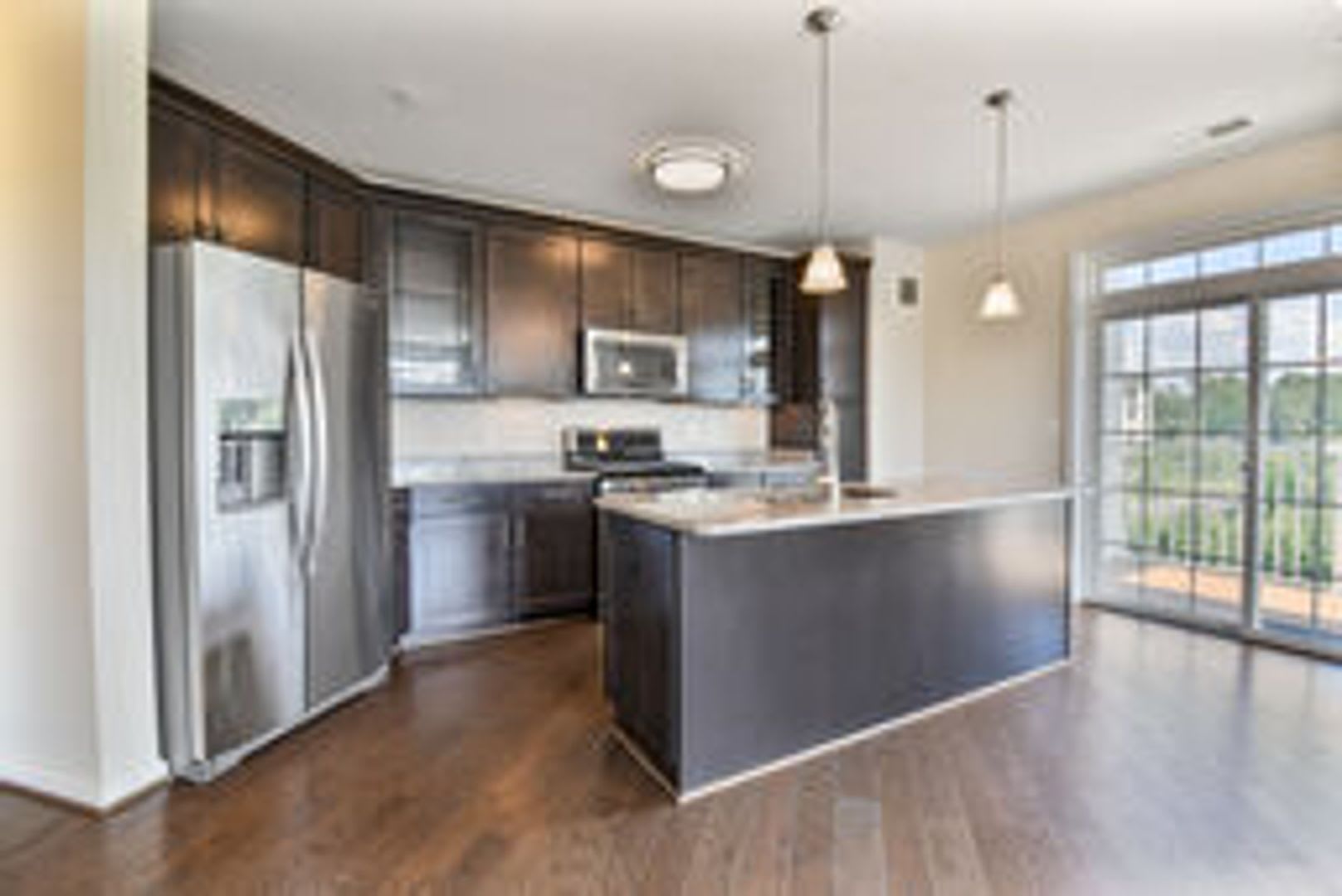 Spacious and Modern 2BR/2BA Condo in Norbeck Crossing – photo 3