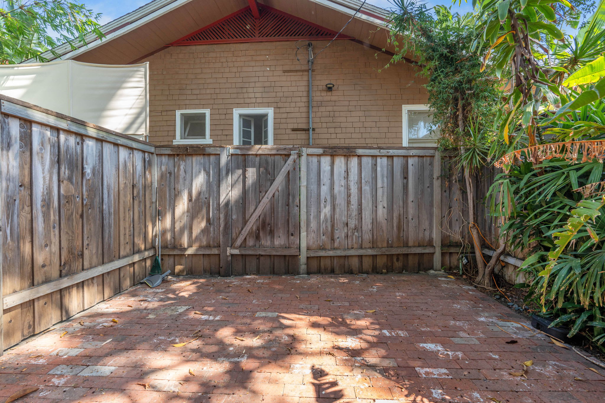 7618 Norton Avenue 2 – photo 3