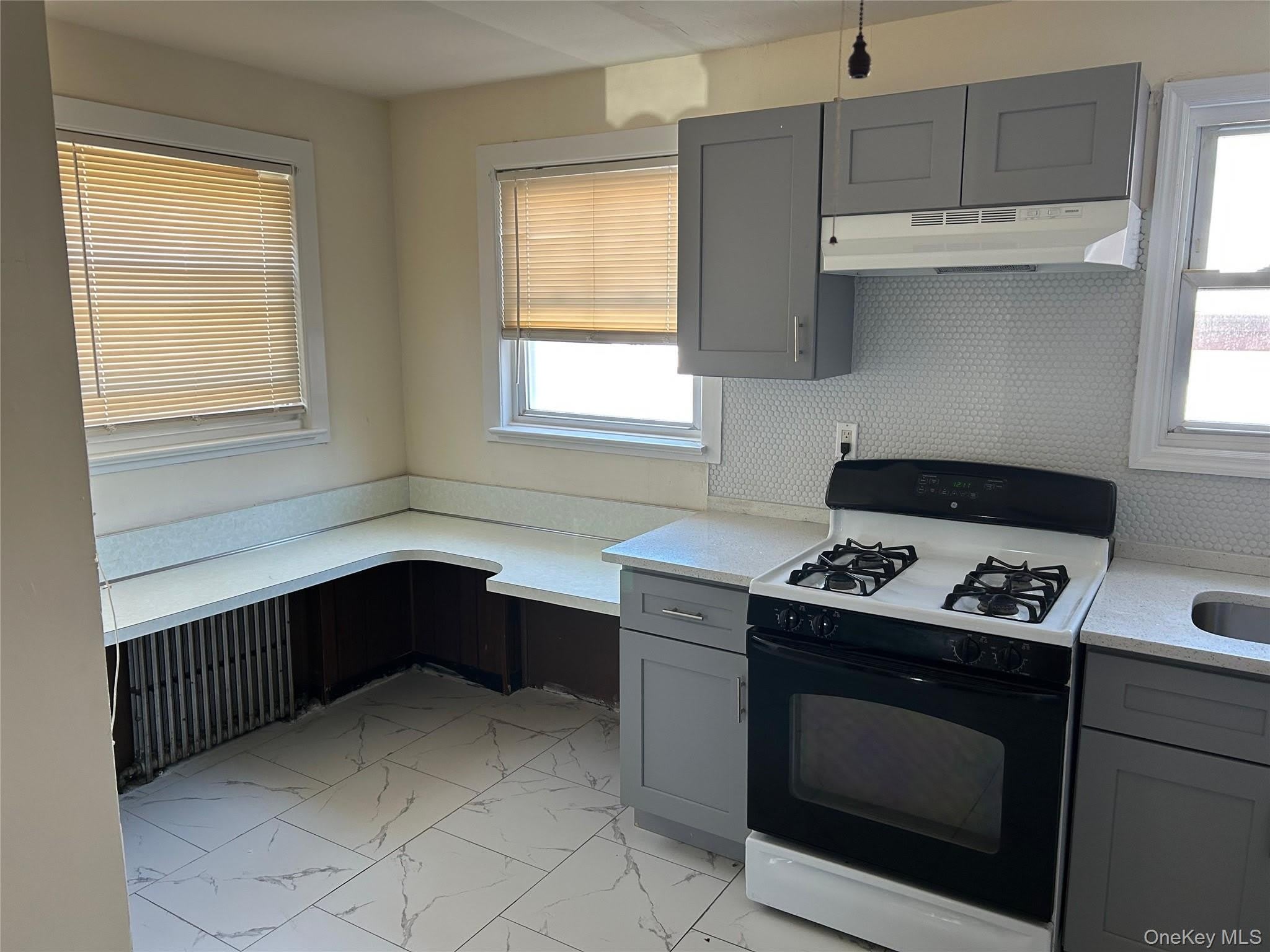 1086 Tulip Avenue – photo 4