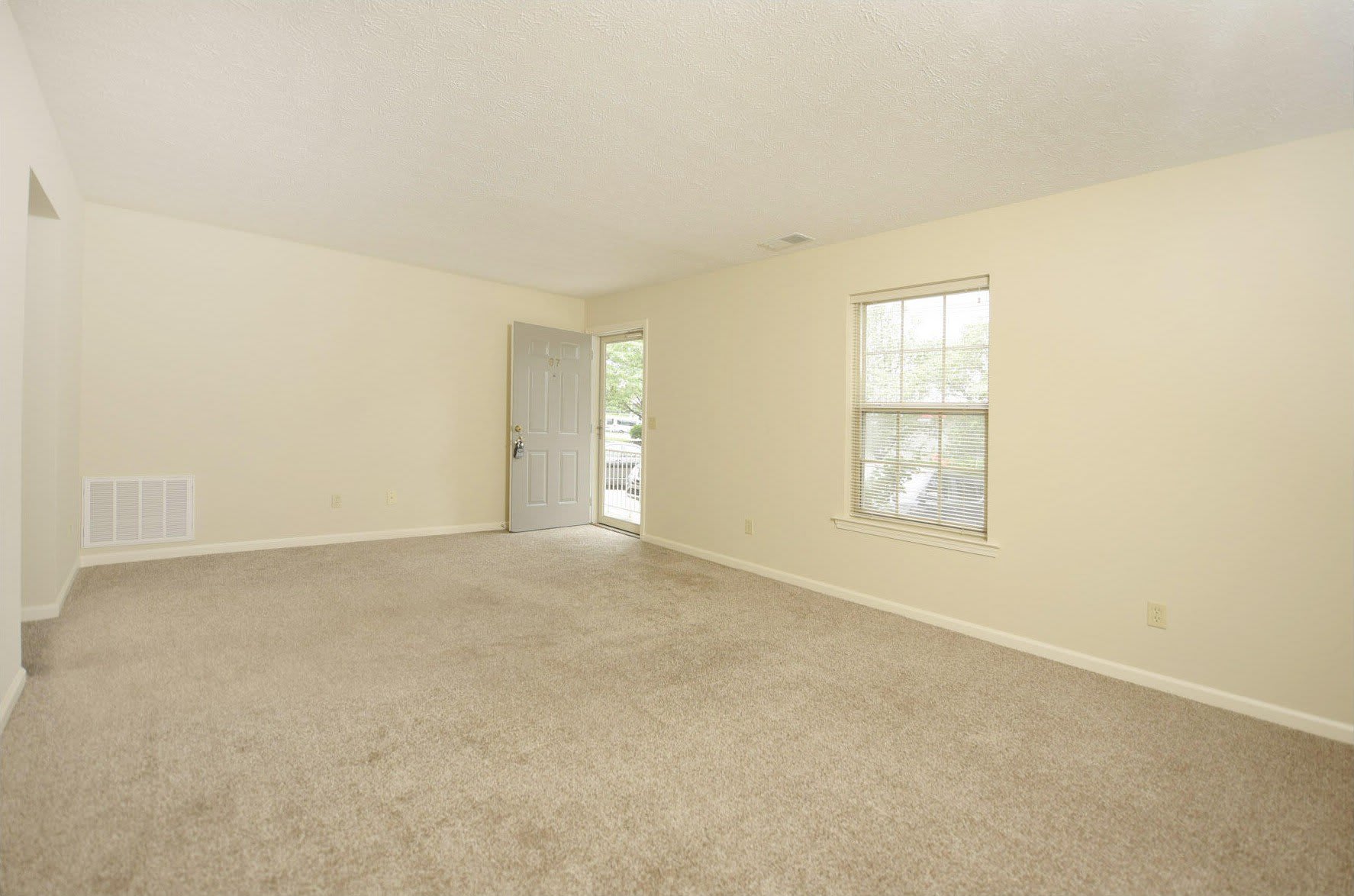 73 Forest Hill Drive – photo 2