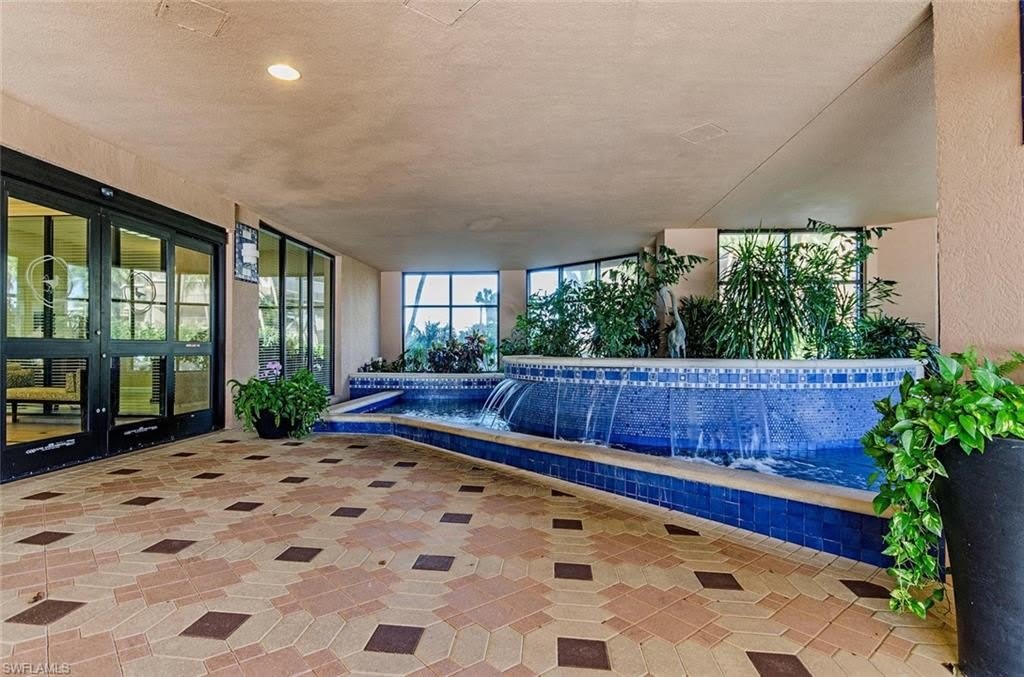 850 S COLLIER Blvd – photo 3