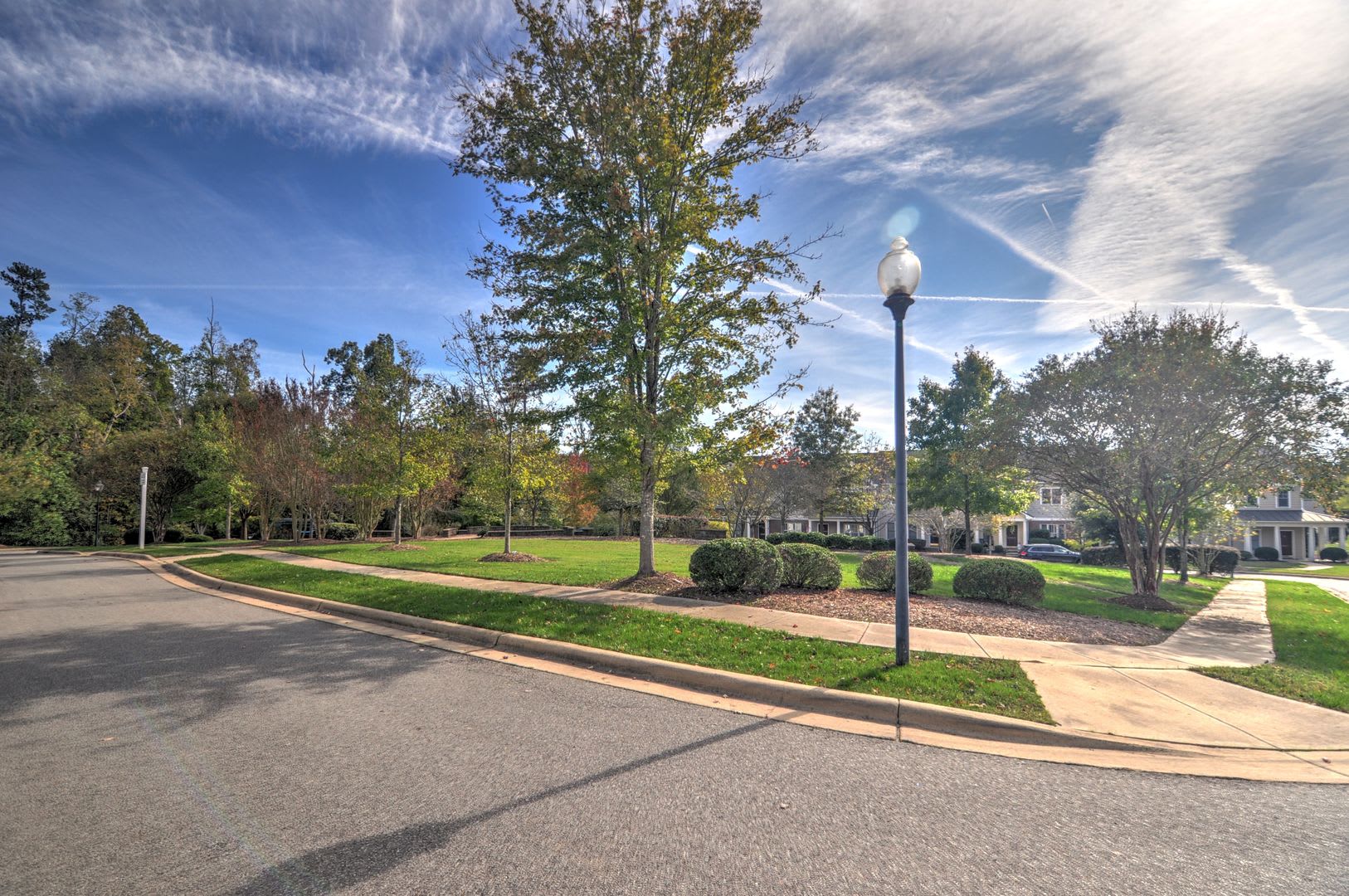 Light, Bright Governor's Village Townhome – photo 4