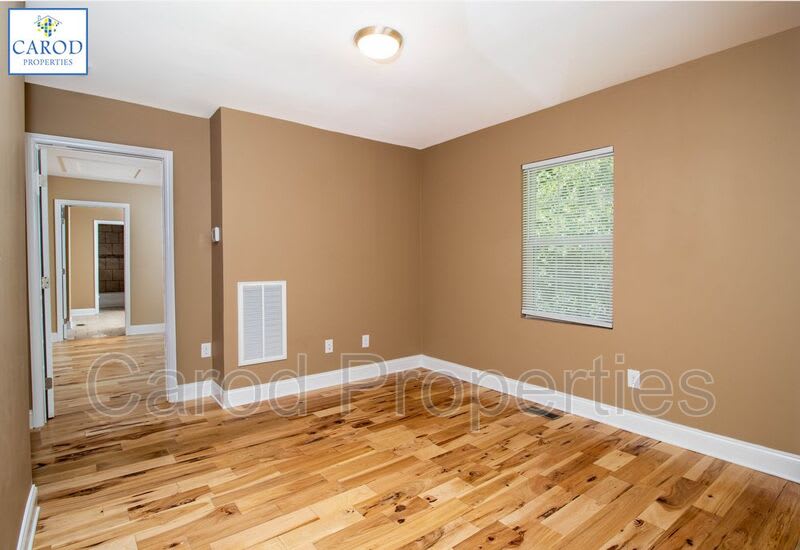 1608 Brockett Ave. – photo 5