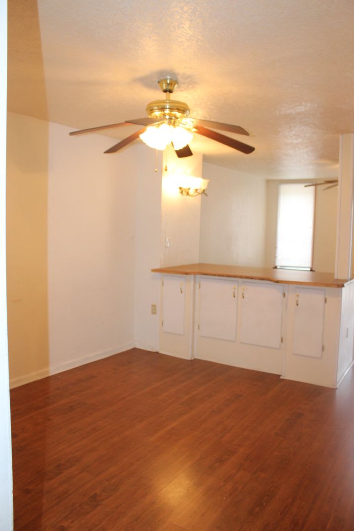 3 Bedroom Rowhome in North York – photo 5