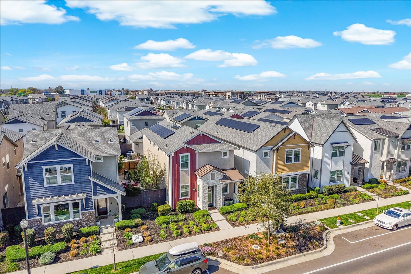 3 Bedroom 2.5 bath in Natomas! Windrow at The Cove! – photo 2