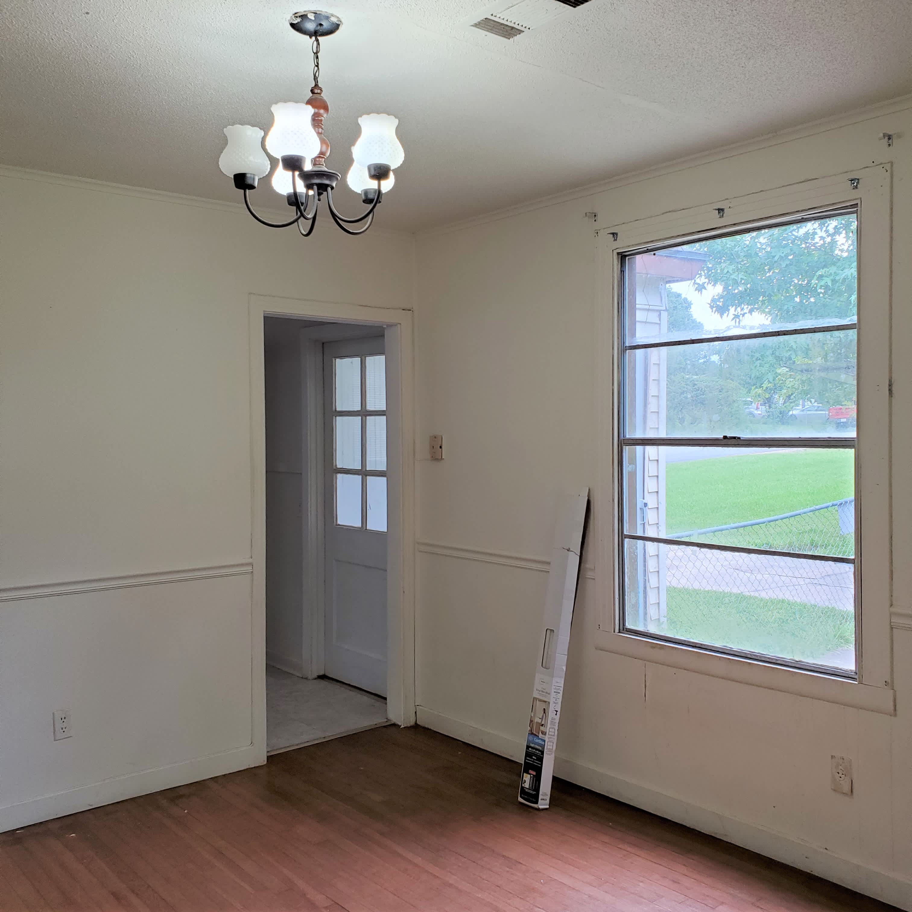 911 Pinckney Ave – photo 5