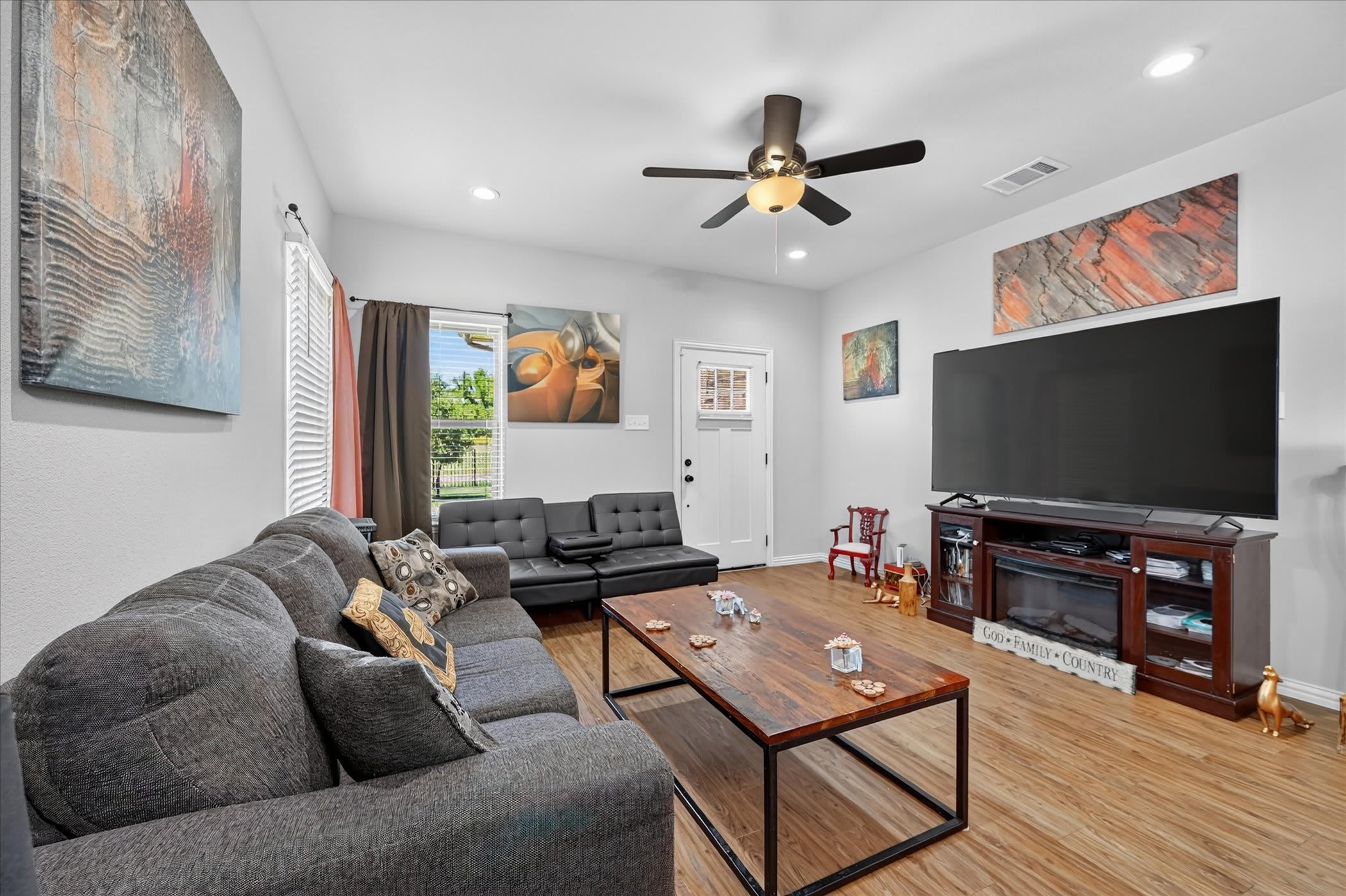 225 Santa Fe Street – photo 3