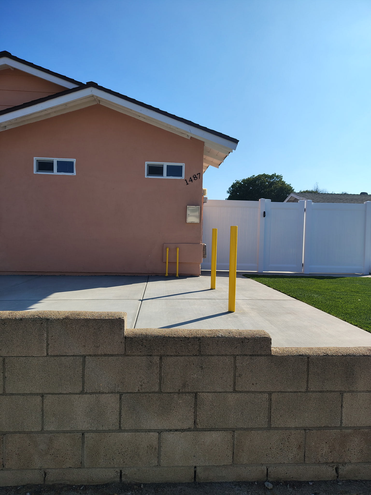 1487 Hilltop Dr – photo 2