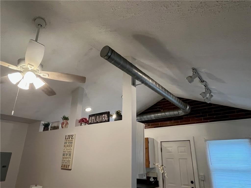 1115 Shelby Place Se – photo 5