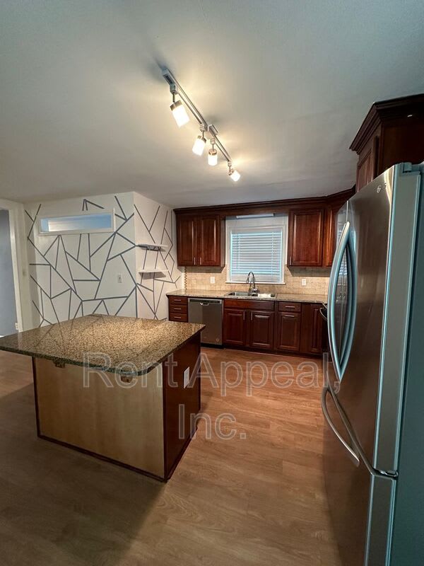 2811 Arrowood Dr – photo 3