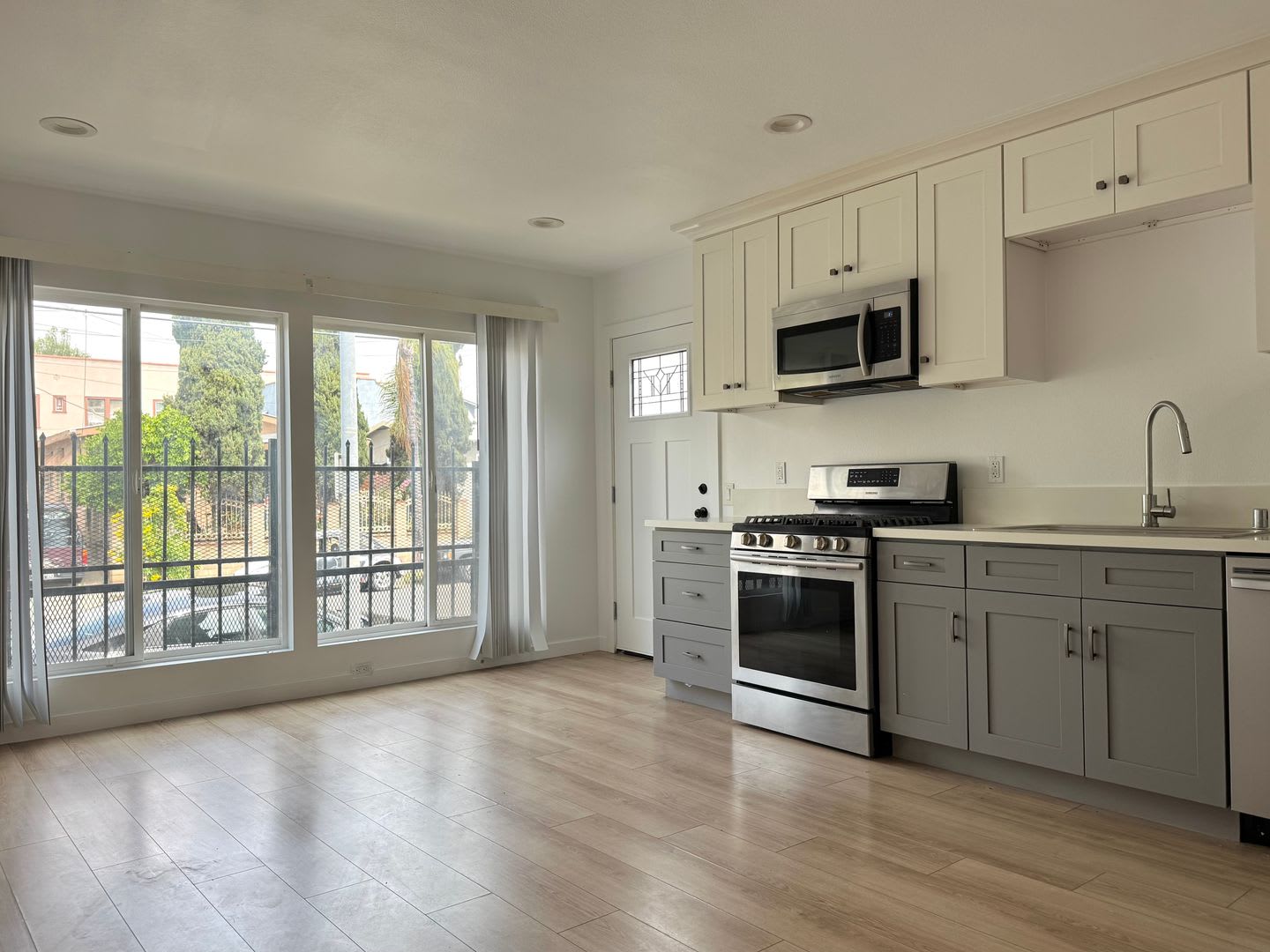 Renovated 3bed2bath Apartment Near USC – photo 3