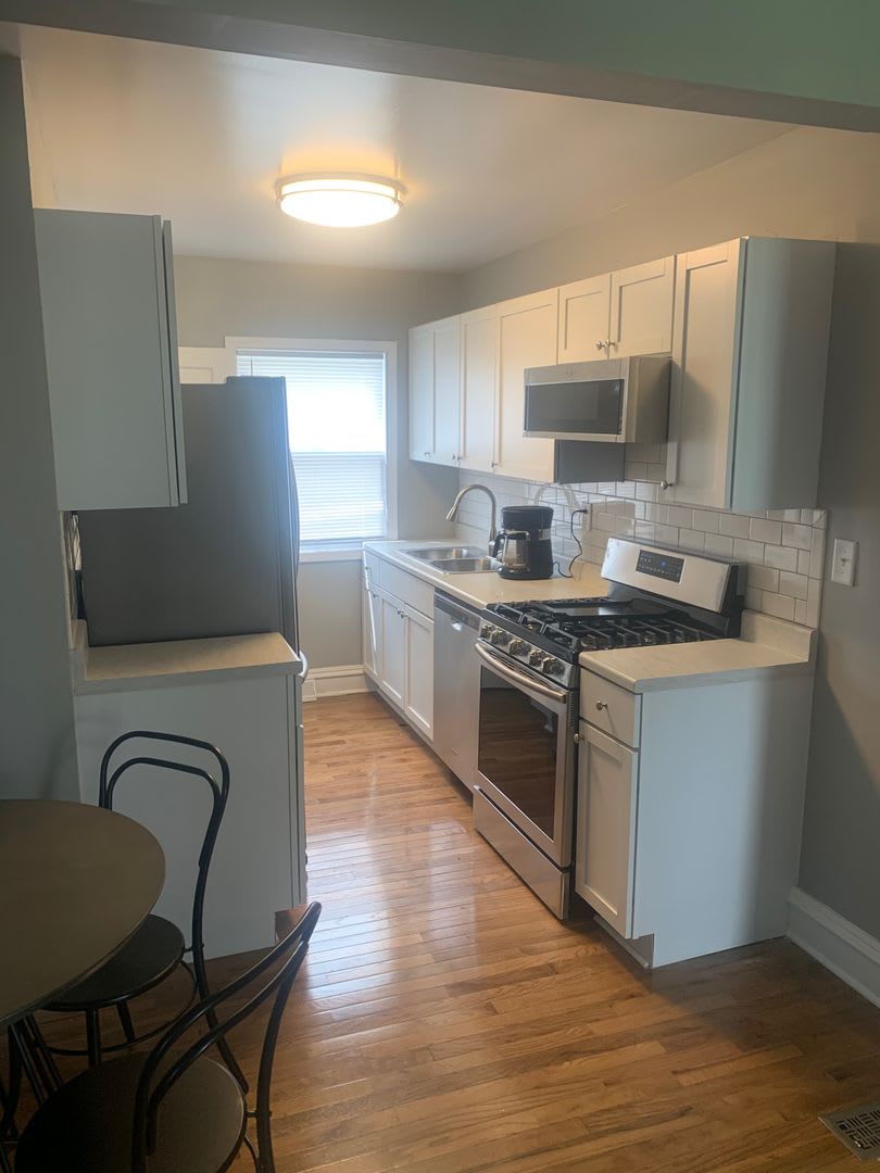 Cozy 2 Bedroom 1 Bathroom Home in South Minneapolis! – photo 2