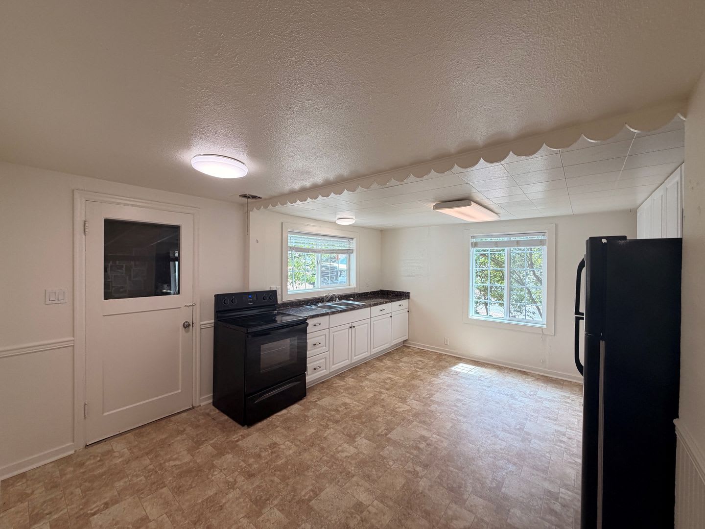 ~2 Bedroom House in Winston~ – photo 4