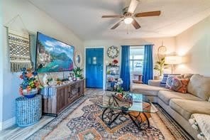 204 Ross Avenue – photo 4