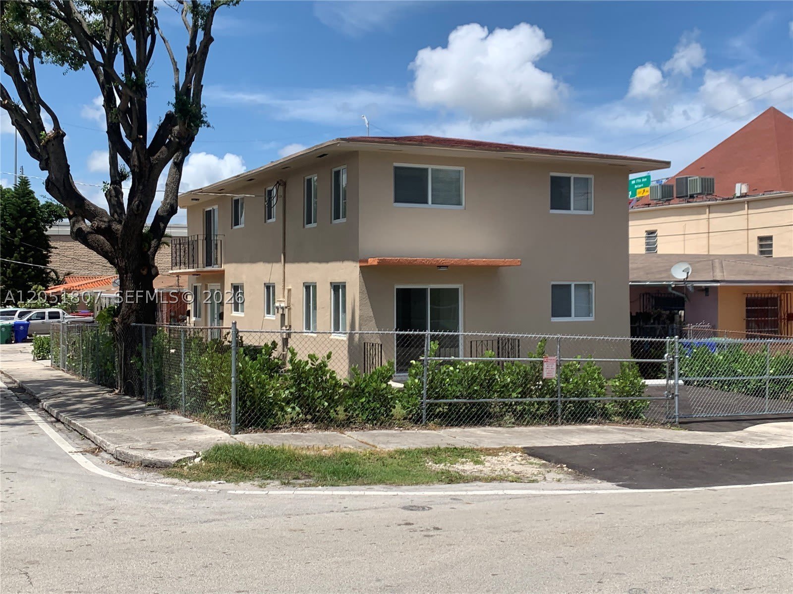 901 NW 22nd Ct – photo 2