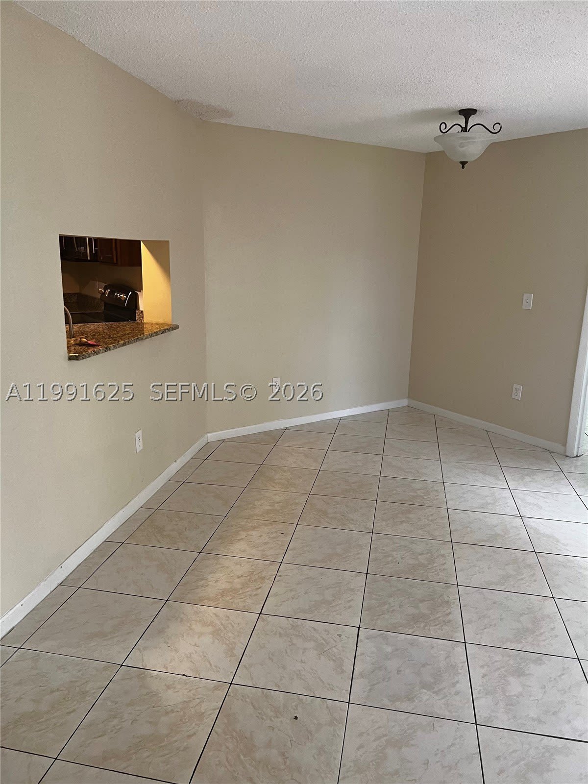 802 Constitution Dr – photo 4