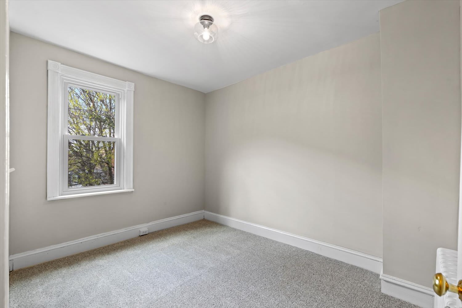 236 Howard Ave – photo 2